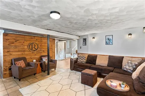 $200,000 | 3645 River Road, Ellwood City, PA 16117