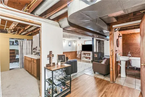 $200,000 | 3645 River Road, Ellwood City, PA 16117