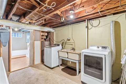 $200,000 | 3645 River Road, Ellwood City, PA 16117