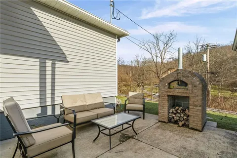 $200,000 | 3645 River Road, Ellwood City, PA 16117