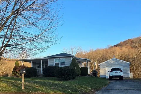 $200,000 | 3645 River Road, Ellwood City, PA 16117