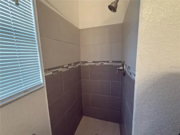 $2,100 | 2528 West St John Street, Tampa, FL 33607