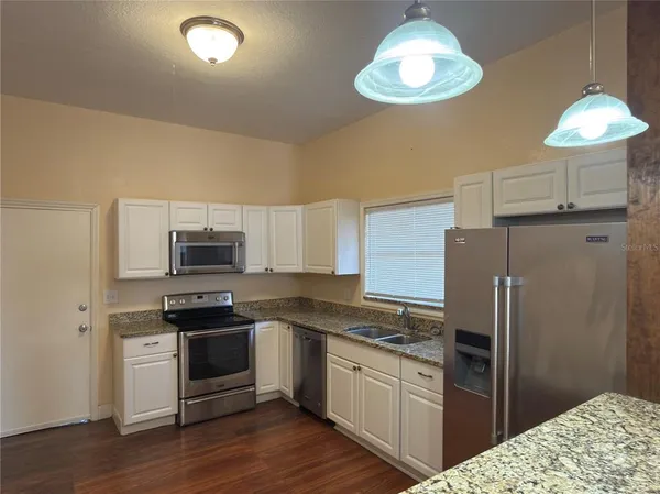 $2,100 | 2528 West St John Street, Tampa, FL 33607