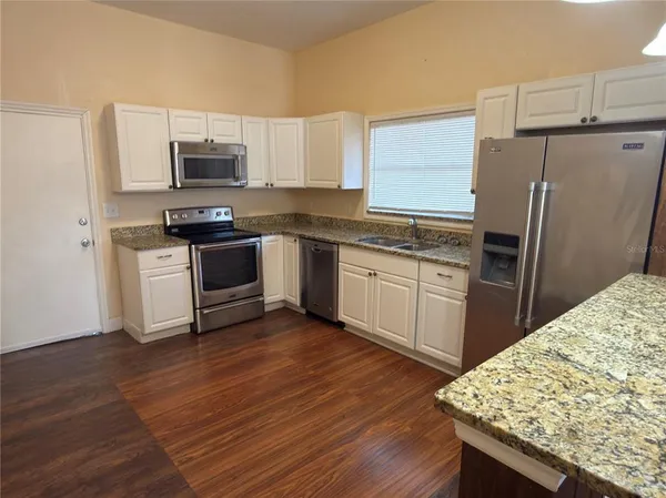 $2,100 | 2528 West St John Street, Tampa, FL 33607