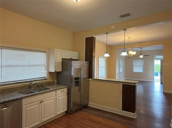 $2,100 | 2528 West St John Street, Tampa, FL 33607