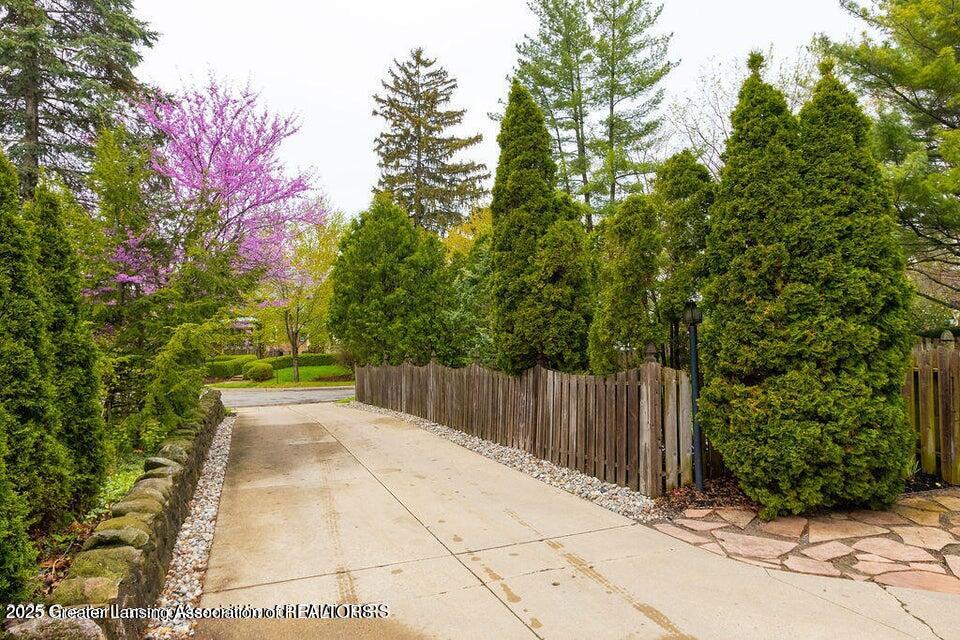 620 Ardson Road East Lansing, MI 48823 - Photo 94 of 95 94