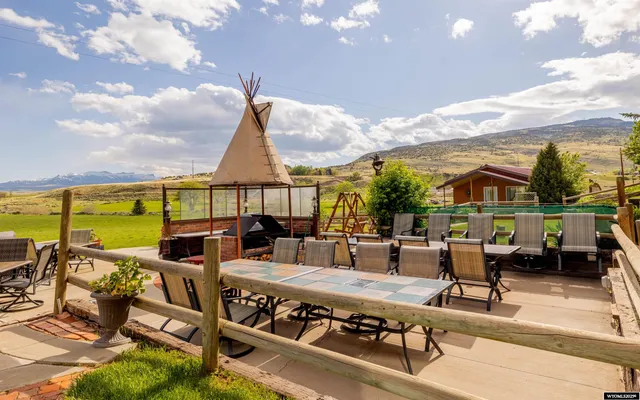 $3,800,000 | 30 Nielsen Trail, Cody, WY 82414