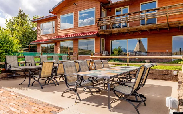 $3,800,000 | 30 Nielsen Trail, Cody, WY 82414