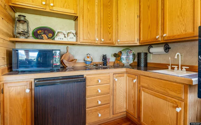 $3,800,000 | 30 Nielsen Trail, Cody, WY 82414