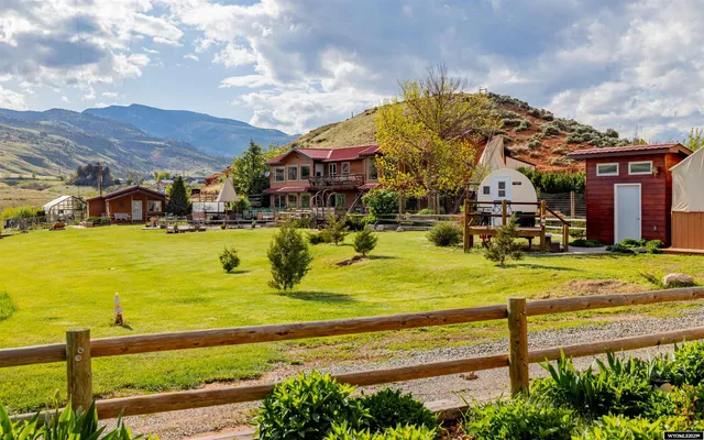 $3,800,000 | 30 Nielsen Trail, Cody, WY 82414