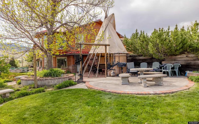 $3,800,000 | 30 Nielsen Trail, Cody, WY 82414