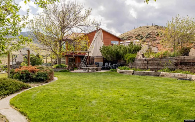 $3,800,000 | 30 Nielsen Trail, Cody, WY 82414