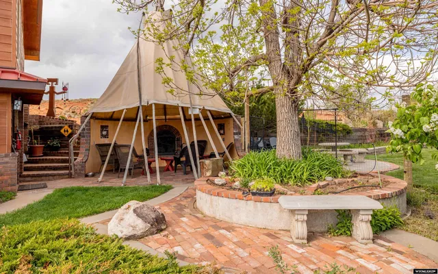 $3,800,000 | 30 Nielsen Trail, Cody, WY 82414