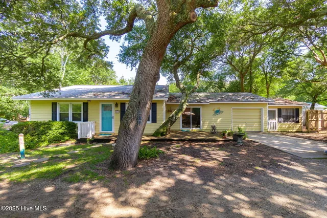 $525,000 | 110 Holly Road, Pine Knoll Shores, NC 28512