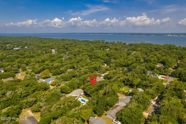 $525,000 | 110 Holly Road, Pine Knoll Shores, NC 28512