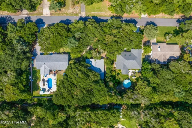 $525,000 | 110 Holly Road, Pine Knoll Shores, NC 28512
