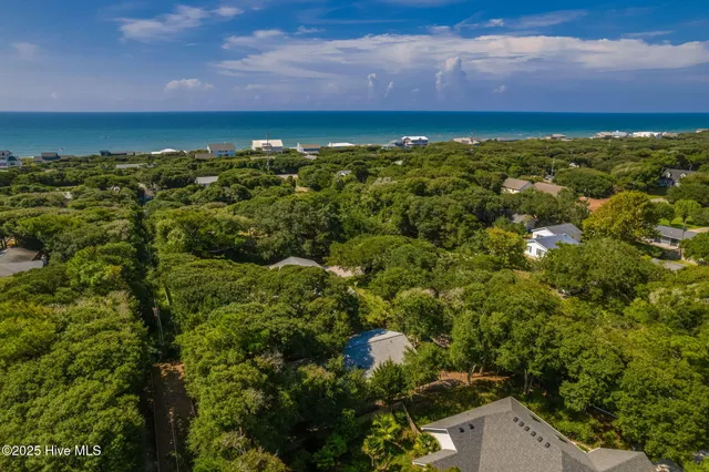 $525,000 | 110 Holly Road, Pine Knoll Shores, NC 28512