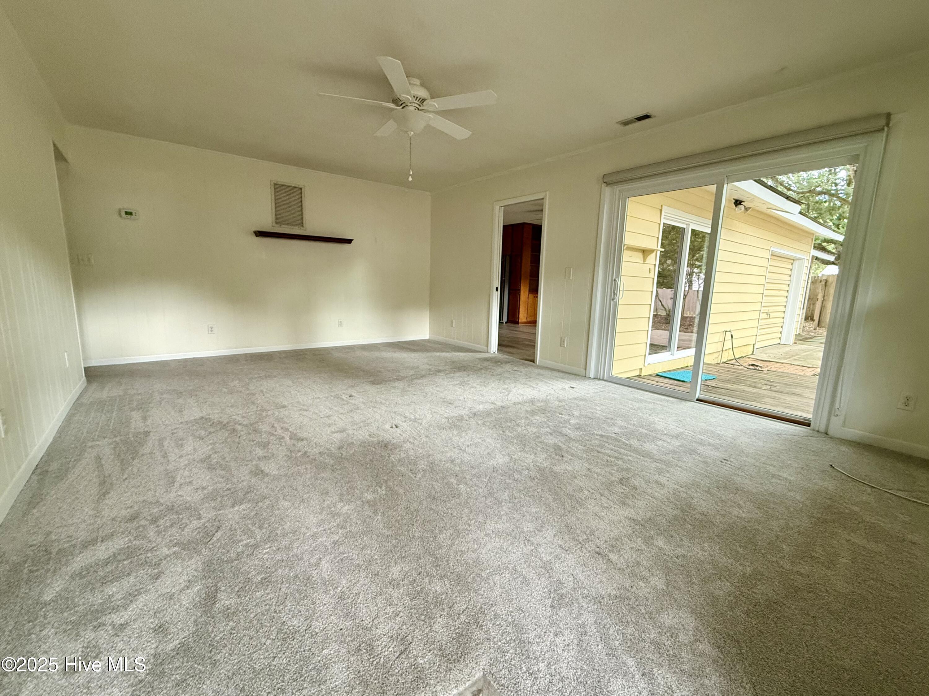 110 Holly Road Pine Knoll Shores, NC 28512 - Photo 17 of 30 Living Area