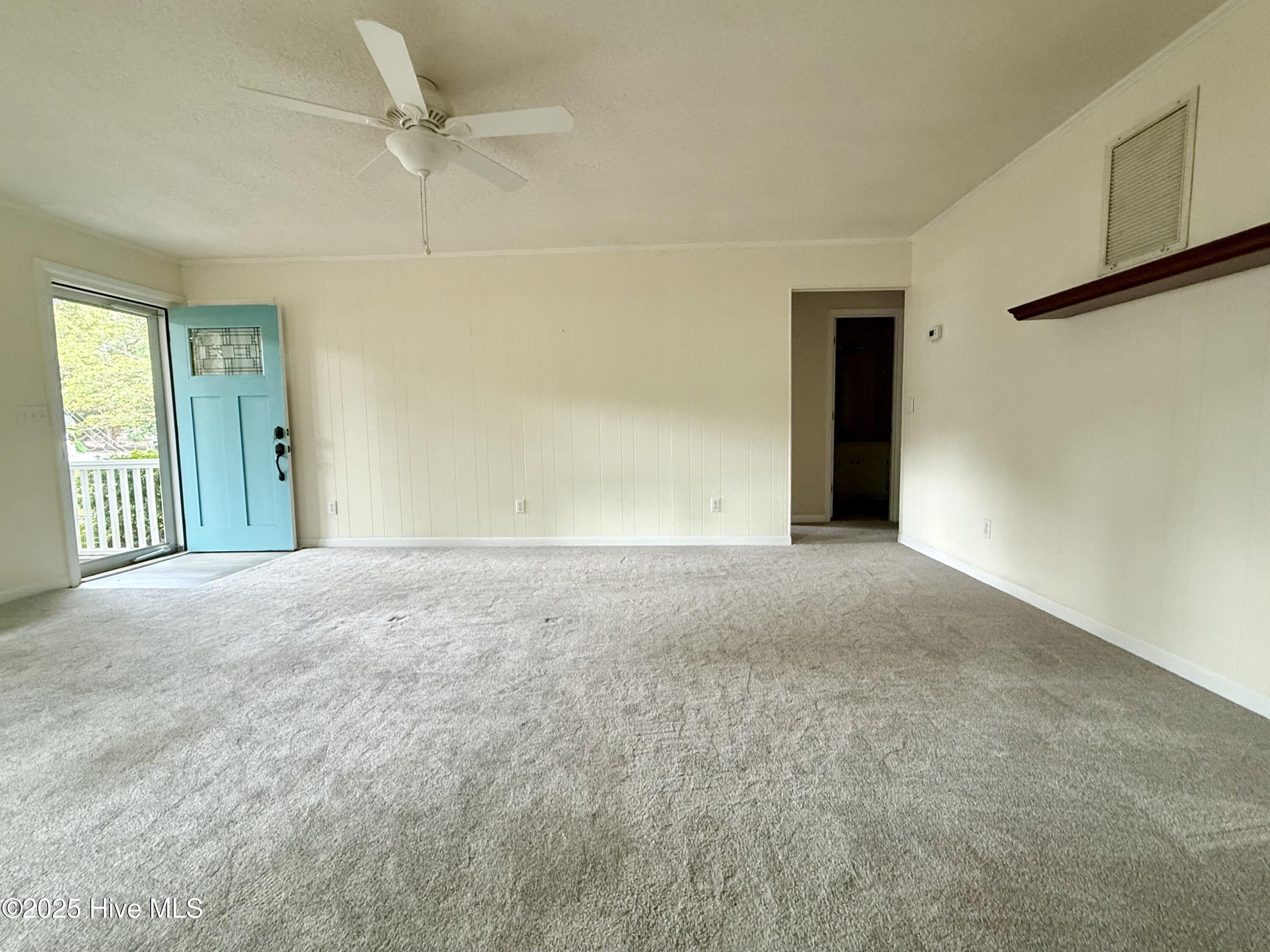 110 Holly Road Pine Knoll Shores, NC 28512 - Photo 18 of 30 Living Area