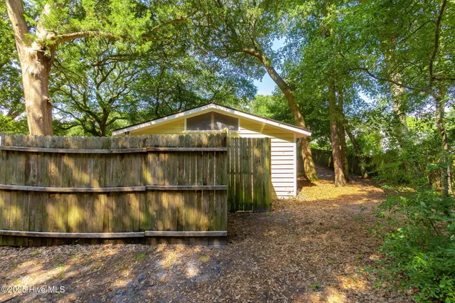 $525,000 | 110 Holly Road, Pine Knoll Shores, NC 28512