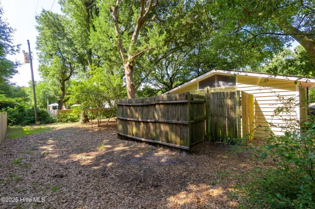 $525,000 | 110 Holly Road, Pine Knoll Shores, NC 28512