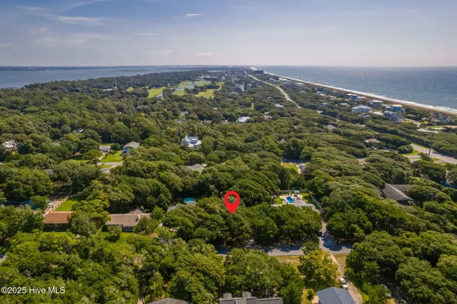 $525,000 | 110 Holly Road, Pine Knoll Shores, NC 28512