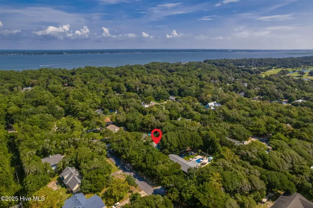 $525,000 | 110 Holly Road, Pine Knoll Shores, NC 28512
