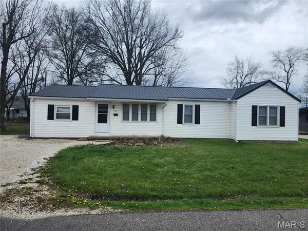 $195,000 | 915 West Maple Street, Bowling Green, MO 63334