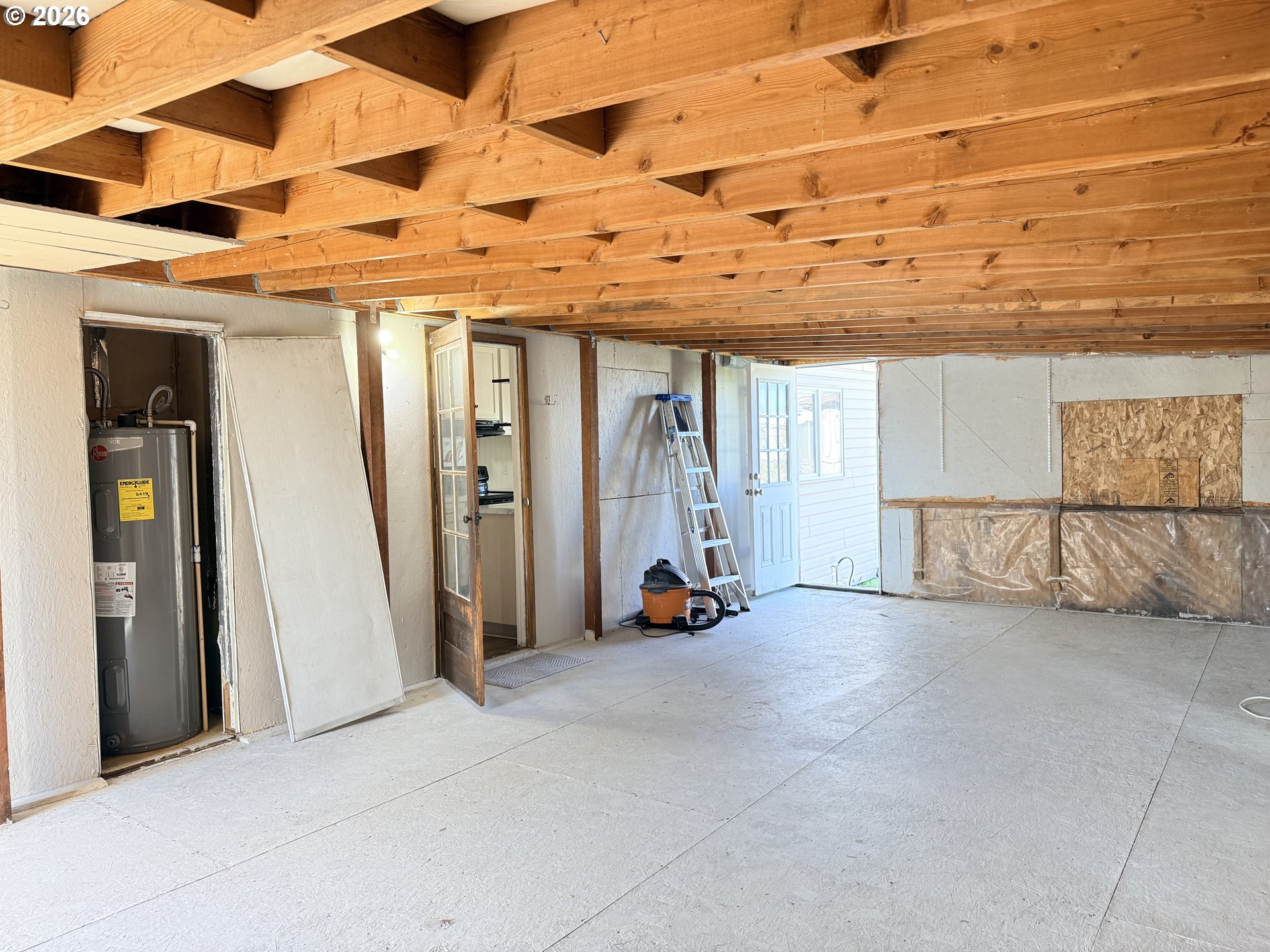 1330 West Sunland Avenue Hermiston, OR 97838 - Photo 9 of 23 a view of a room with wooden floor