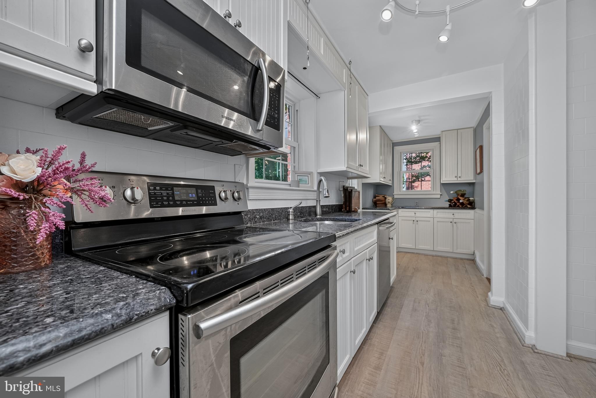 212 Normandy Drive Silver Spring, MD 20901 - Photo 22 of 77 Kitchen