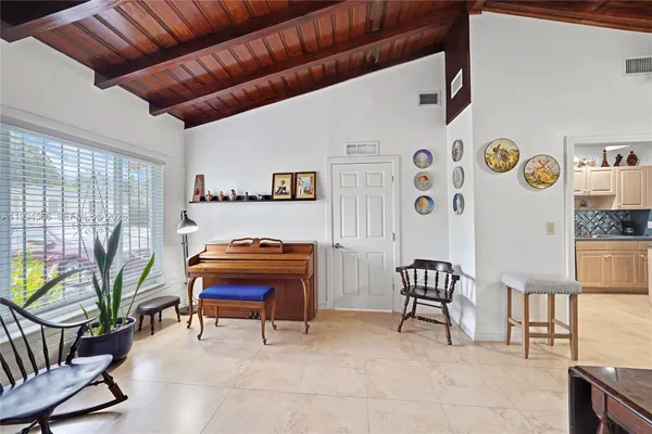 $4,500 | 2834 Southwest 33rd Avenue, Miami, FL 33133