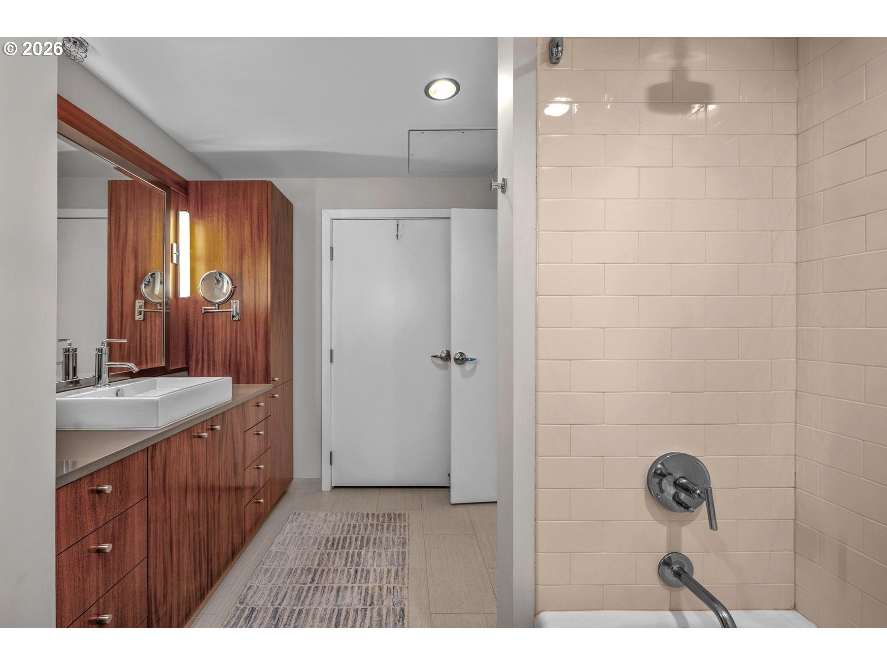 2351 Northwest Westover Road, Unit 608 Portland, OR 97210 - Photo 28 of 33