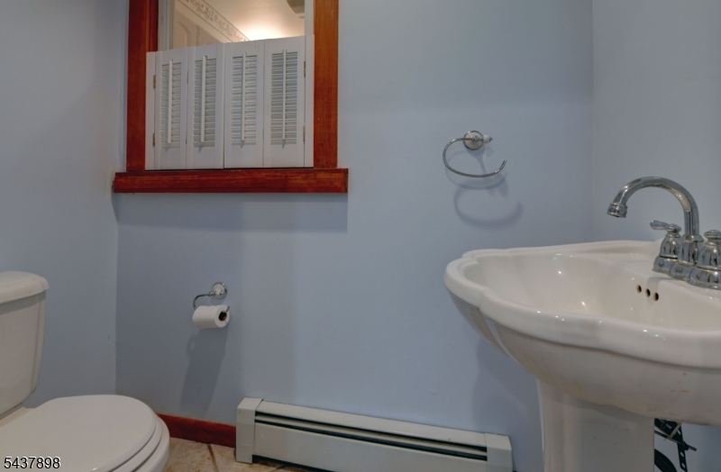 34 Knoll Road Wayne, NJ 07470 - Photo 25 of 50