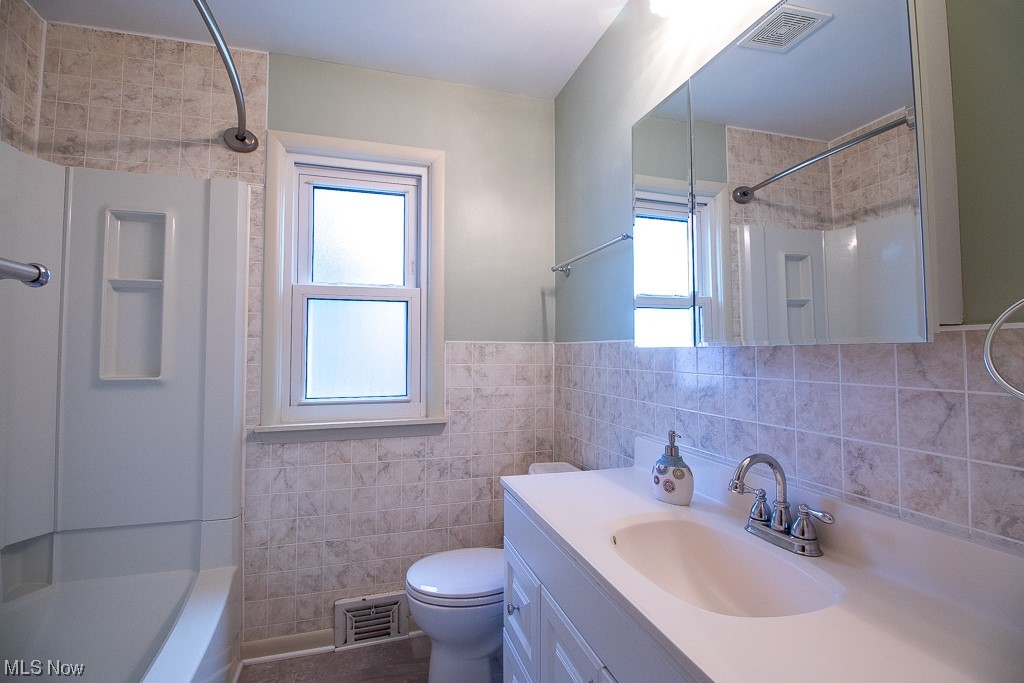 1329 West Miner Road Mayfield Heights, OH 44124 - Photo 12 of 21 Nicely Updated Full Bathroom on main floor.