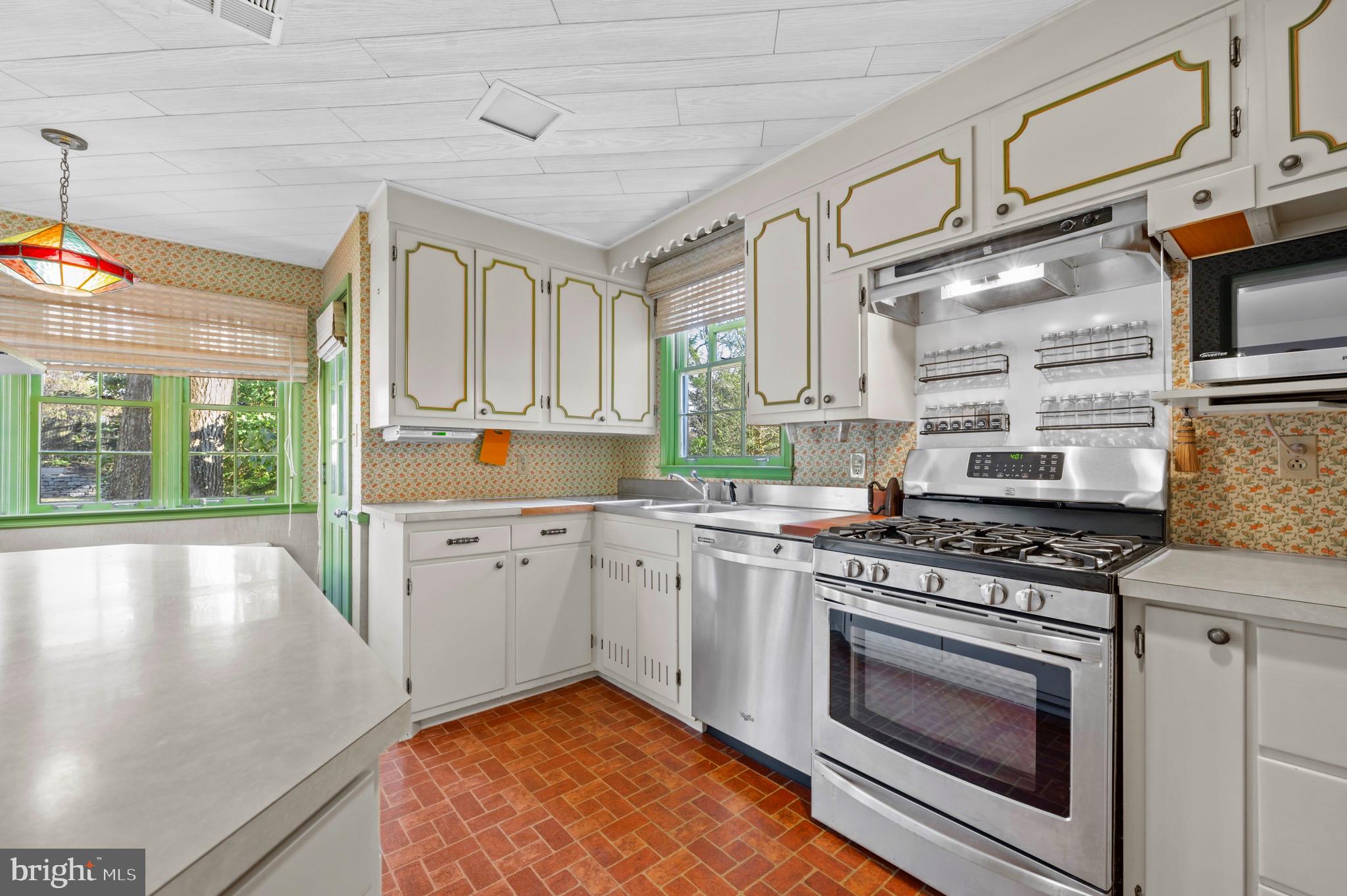 1500 Farr Road Reading, PA 19607 - Photo 18 of 35 Attractive kitchen with stainless gas stove