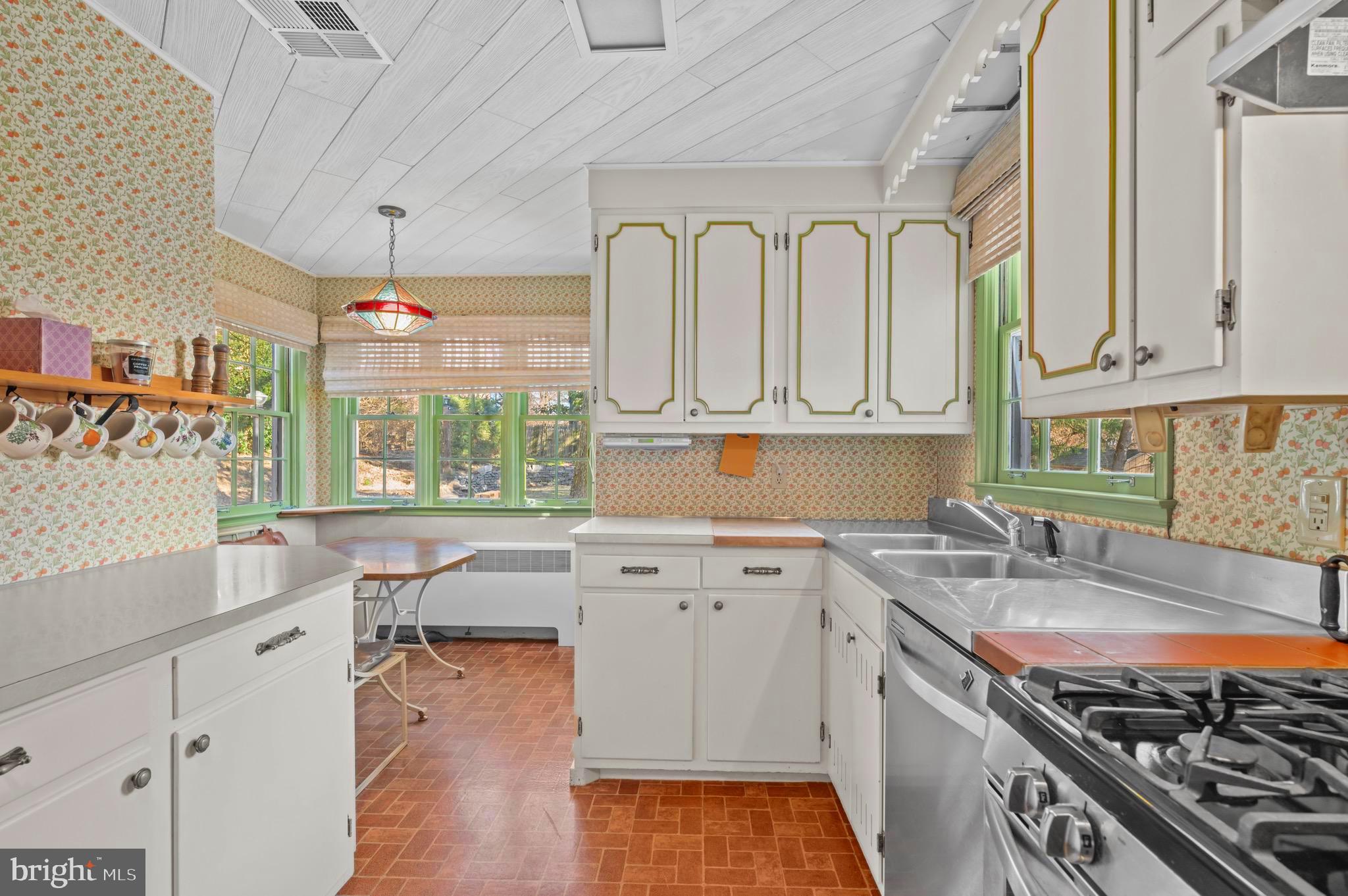 1500 Farr Road Reading, PA 19607 - Photo 21 of 35 Nice view of wainscoting on kitchen cabinetry