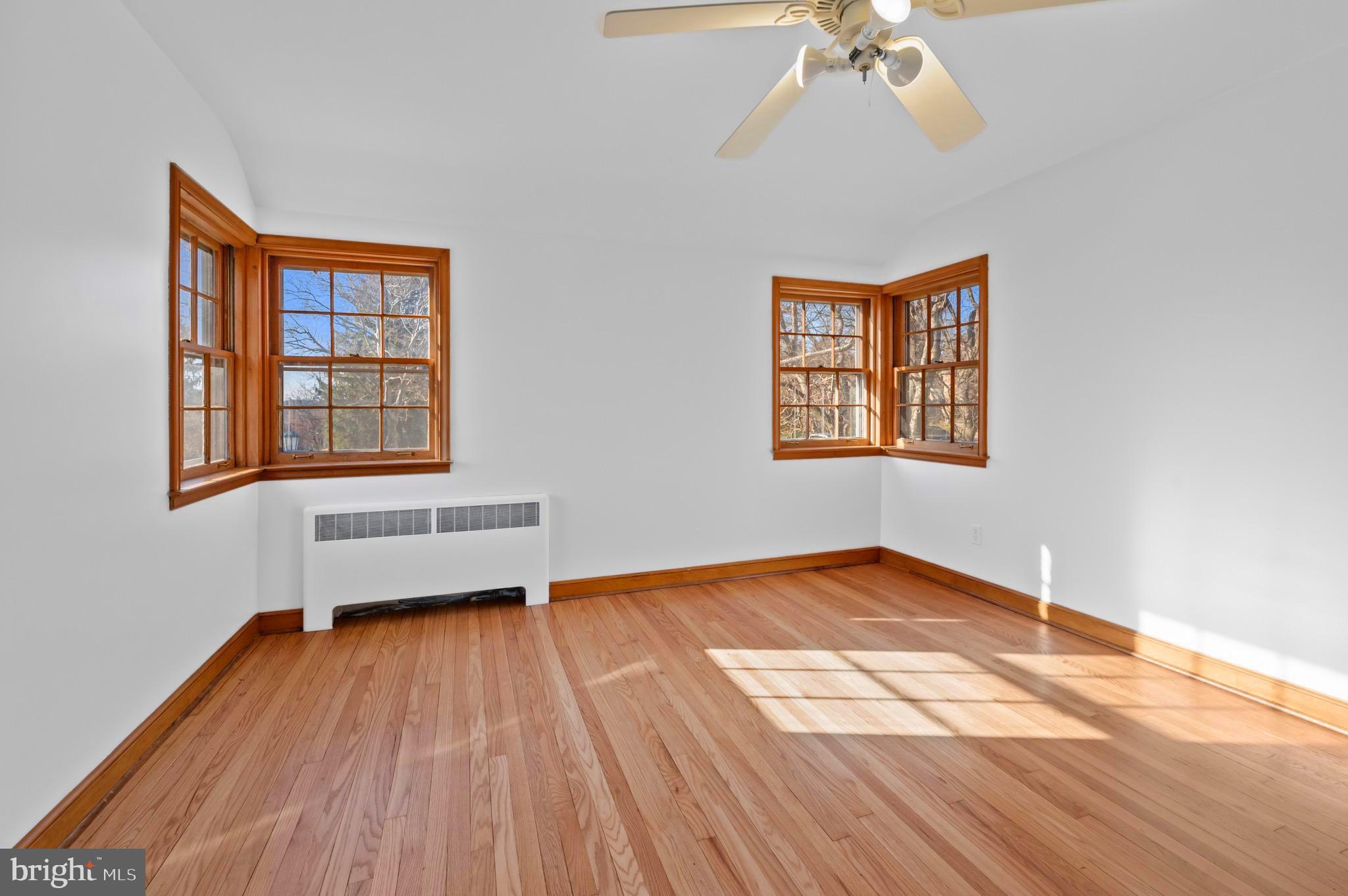 1500 Farr Road Reading, PA 19607 - Photo 24 of 35 Front bedroom