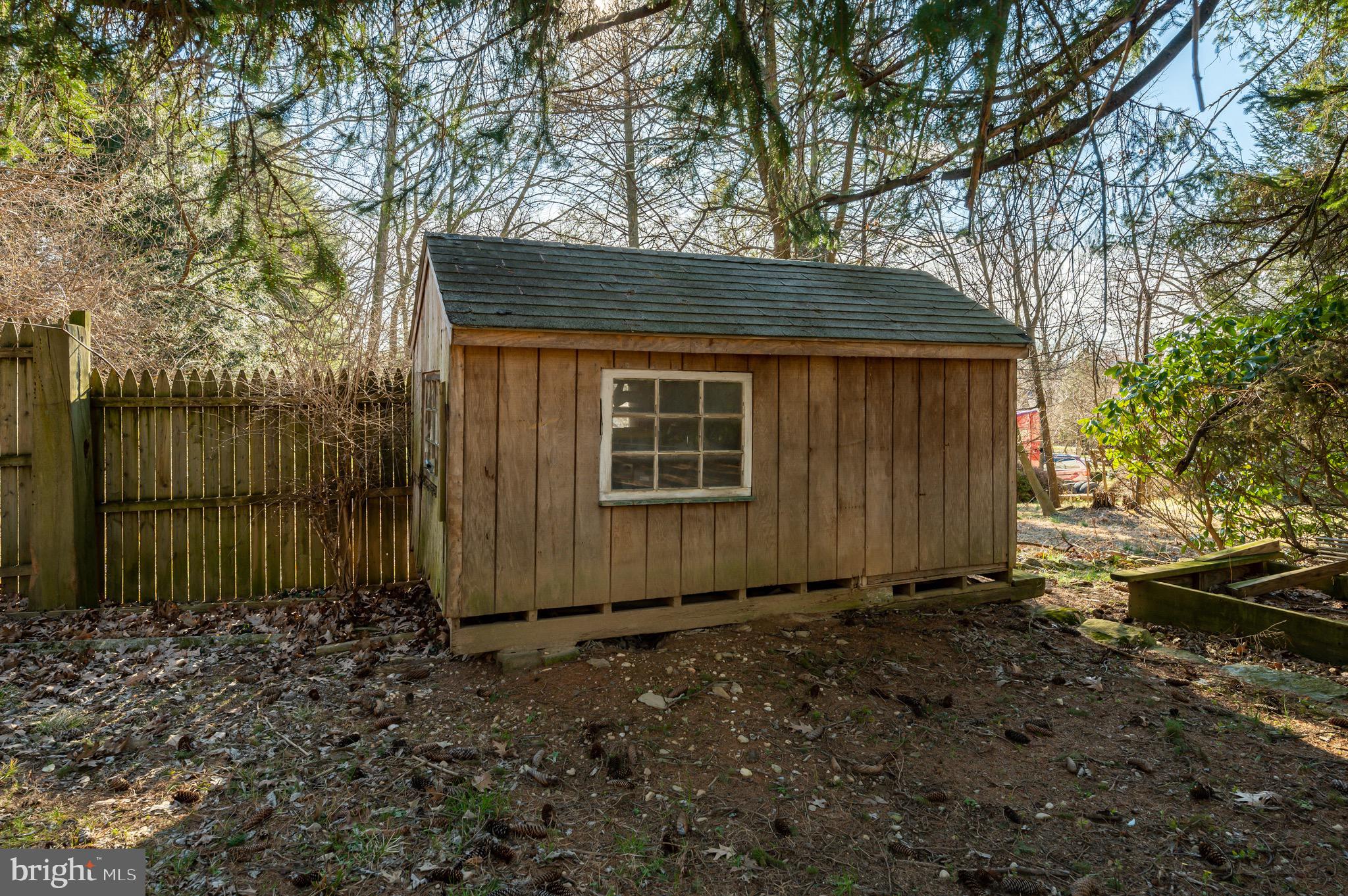 1500 Farr Road Reading, PA 19607 - Photo 8 of 35 Shed