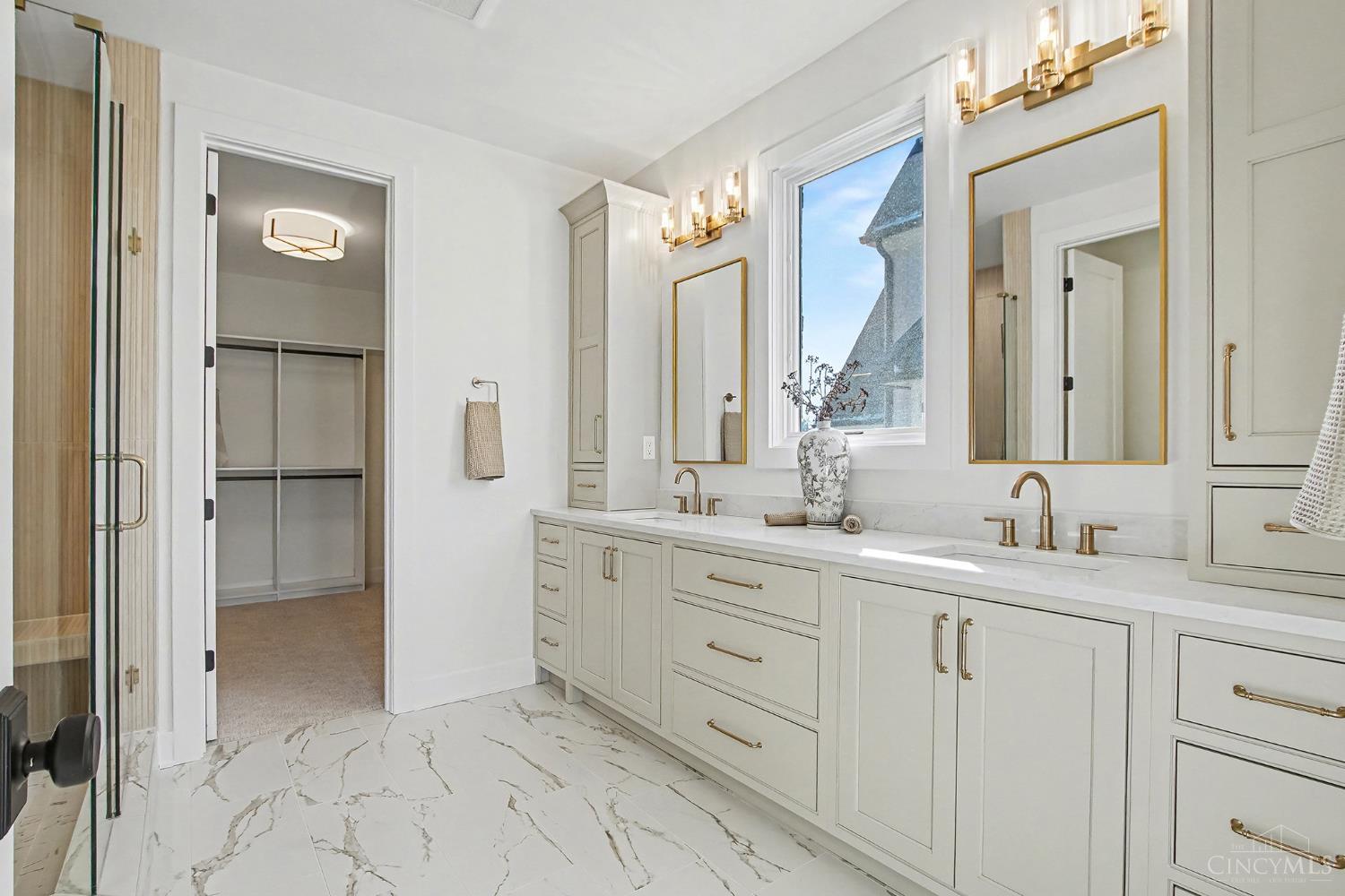 6956 Shadow Ridge Road Cincinnati, OH 45230 - Photo 18 of 37 Primary Bath with Custom Cabinetry
