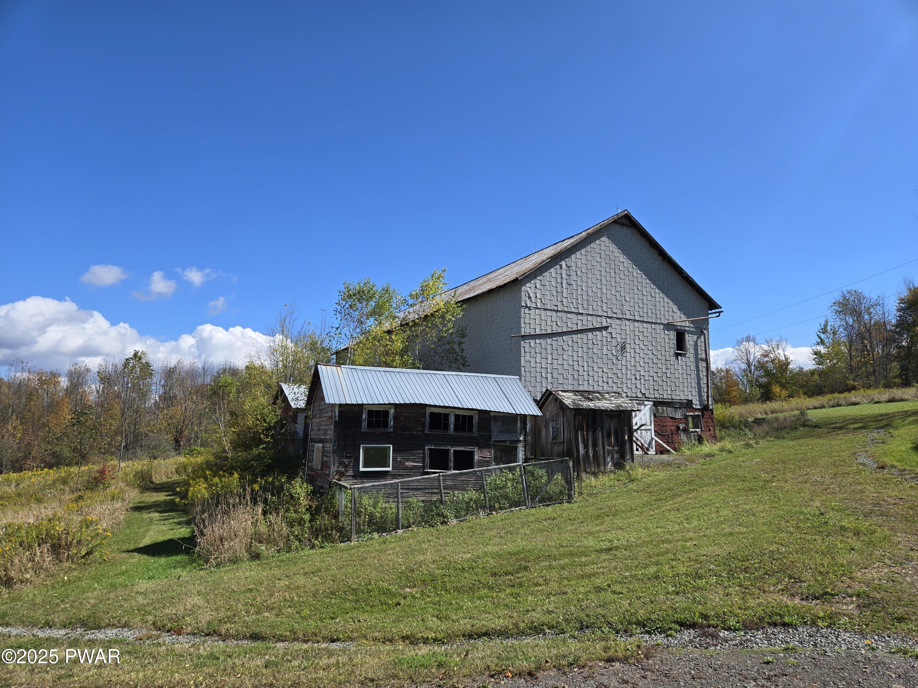 112 Leonard Road Pleasant Mount, PA 18453 - Photo 24 of 47 BARN