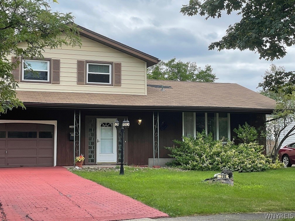 799 Edgewater Drive Amherst, NY 14228 - Photo 1 of 1