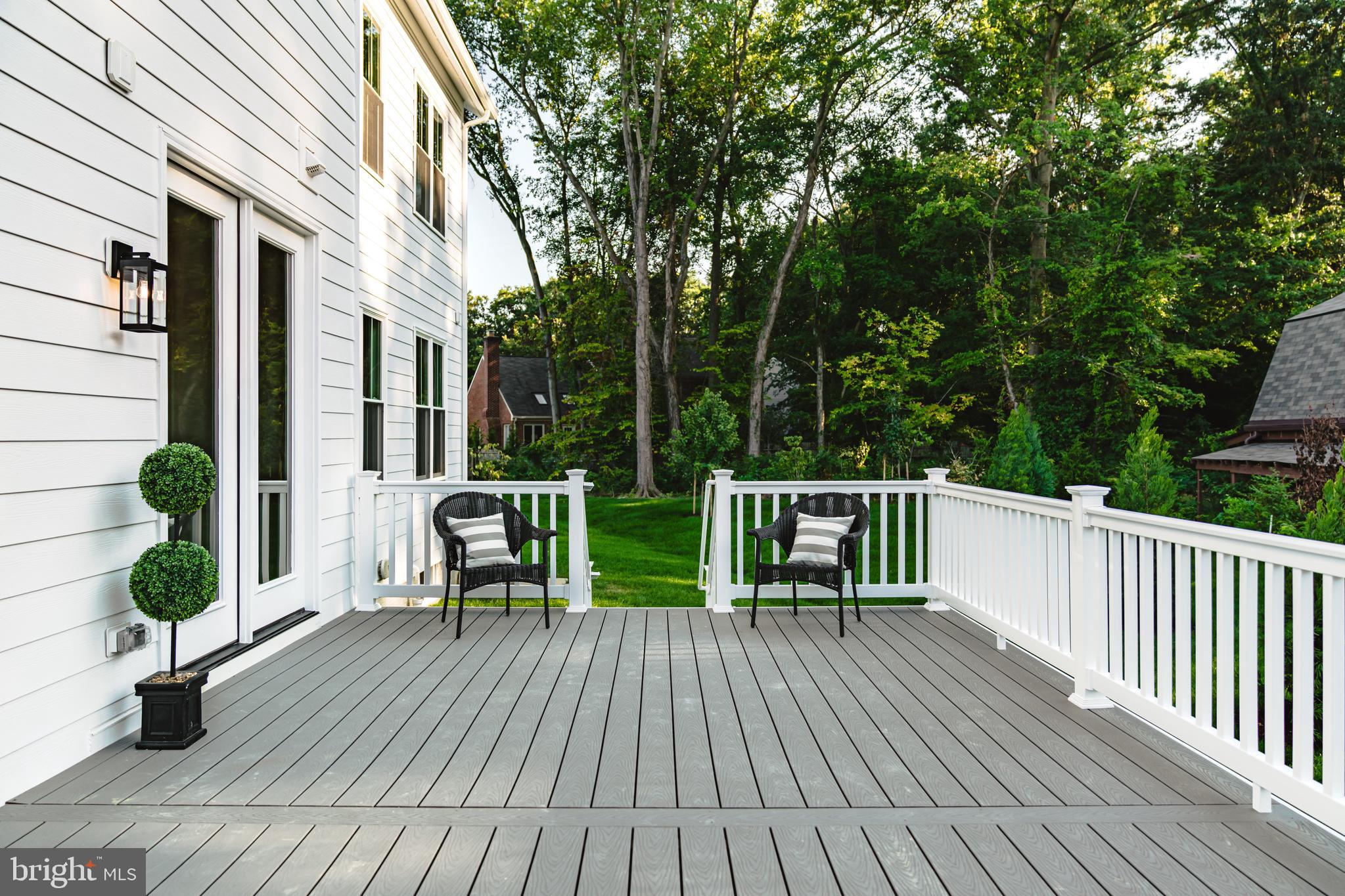 8407 Riverside Road Alexandria, VA 22308 - Photo 3 of 14 Deck Option
