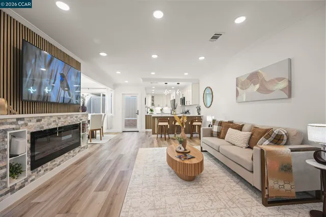 $799,000 | 1129 Leisure Lane, Unit 4, Walnut Creek, CA 94595