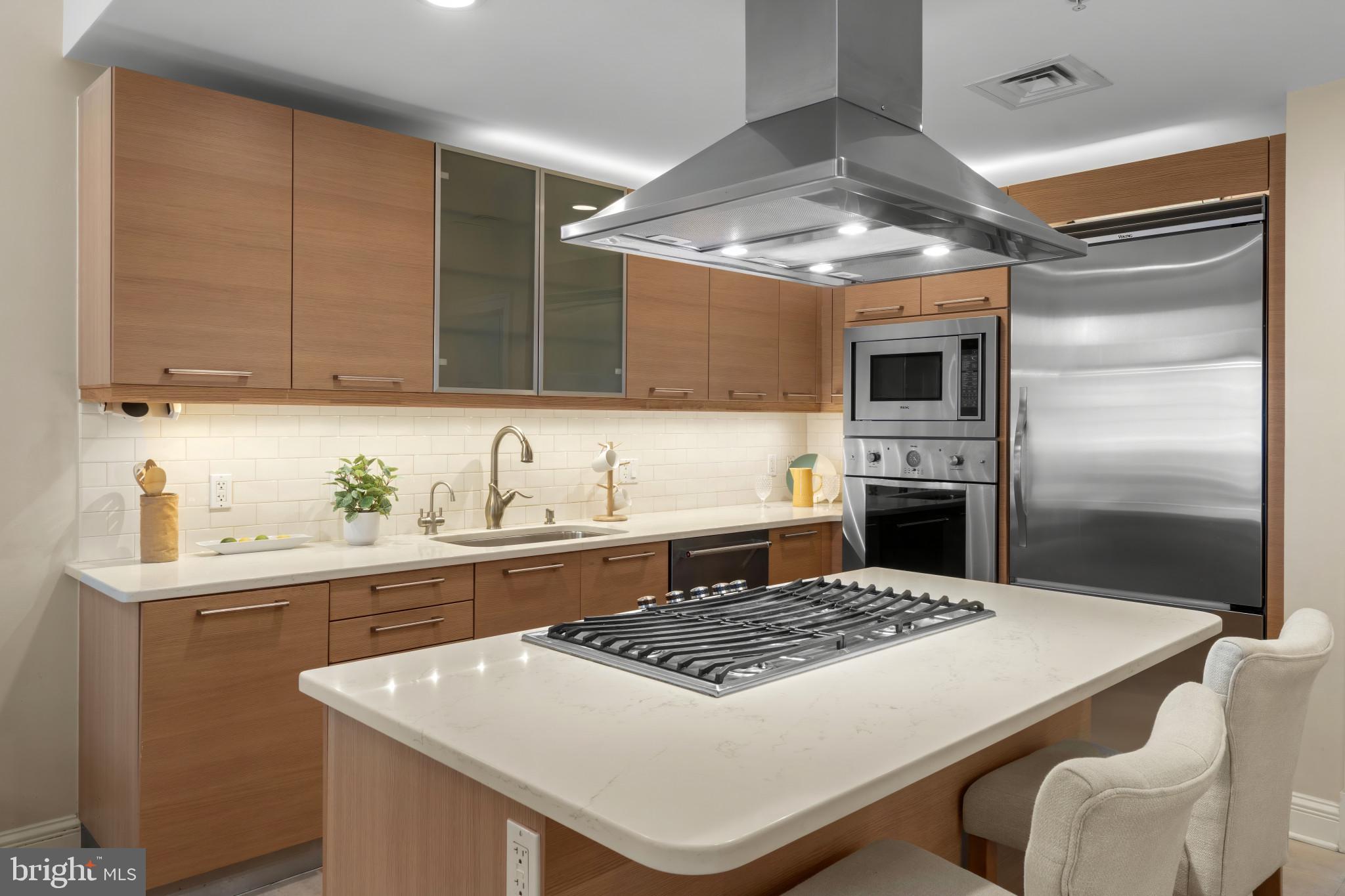 801 Key Highway, Unit 130 Baltimore, MD 21230 - Photo 15 of 52 Gourmet Kitchen with Viking Appliances