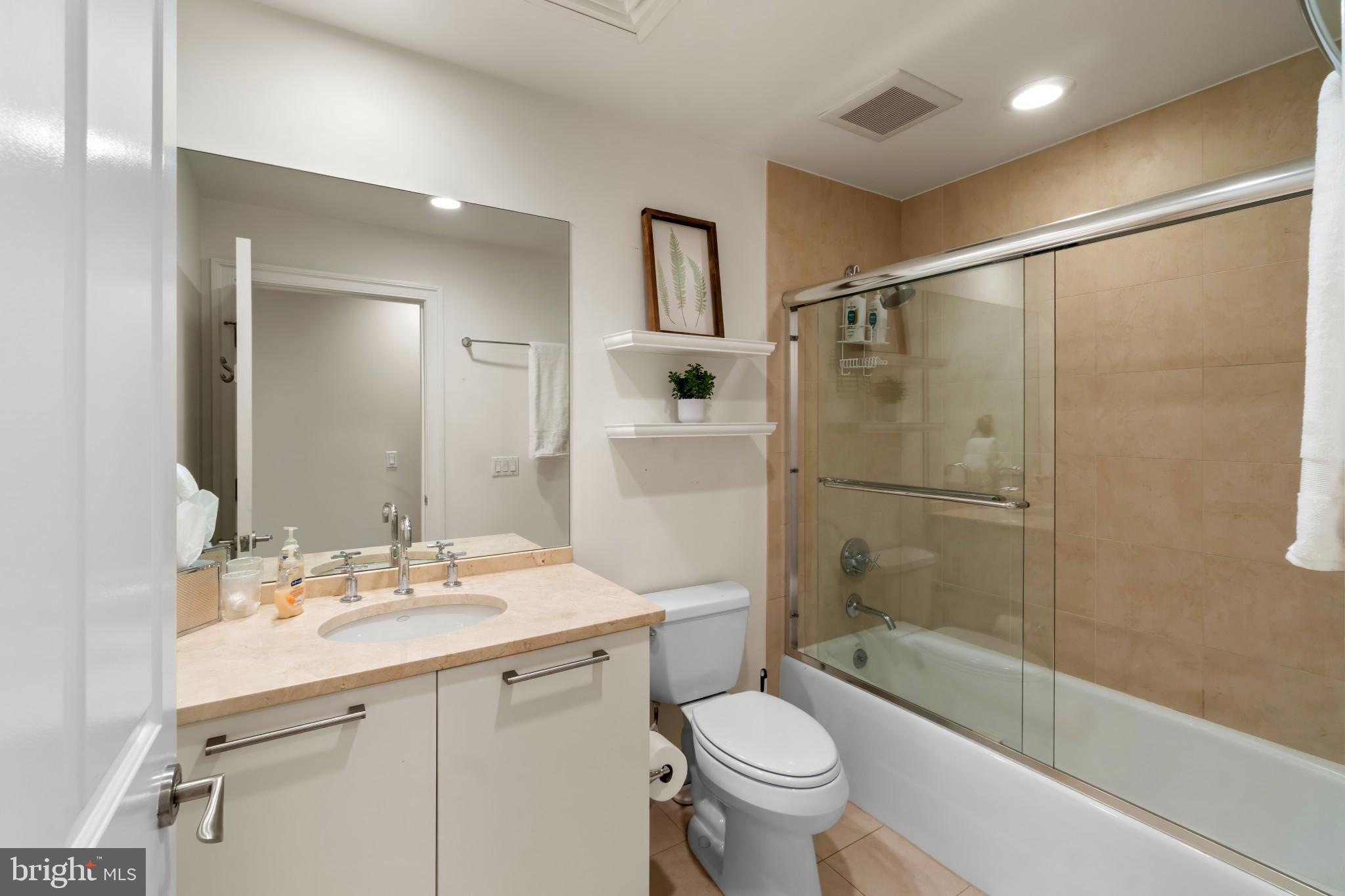 801 Key Highway, Unit 130 Baltimore, MD 21230 - Photo 34 of 52 Second Bathroom