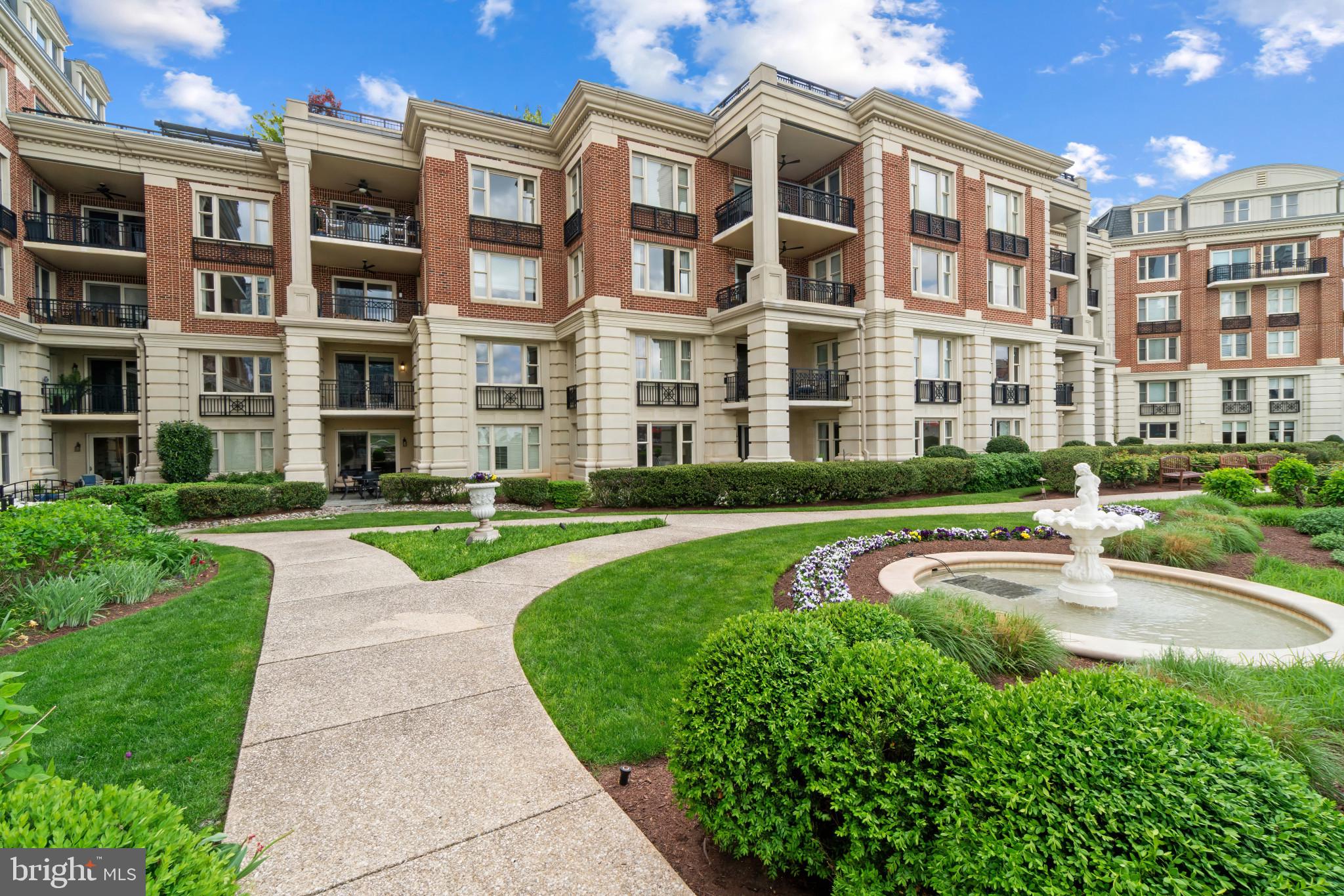 801 Key Highway, Unit 130 Baltimore, MD 21230 - Photo 38 of 52 Garden and Fountain at The Ritz-Carlton Residences
