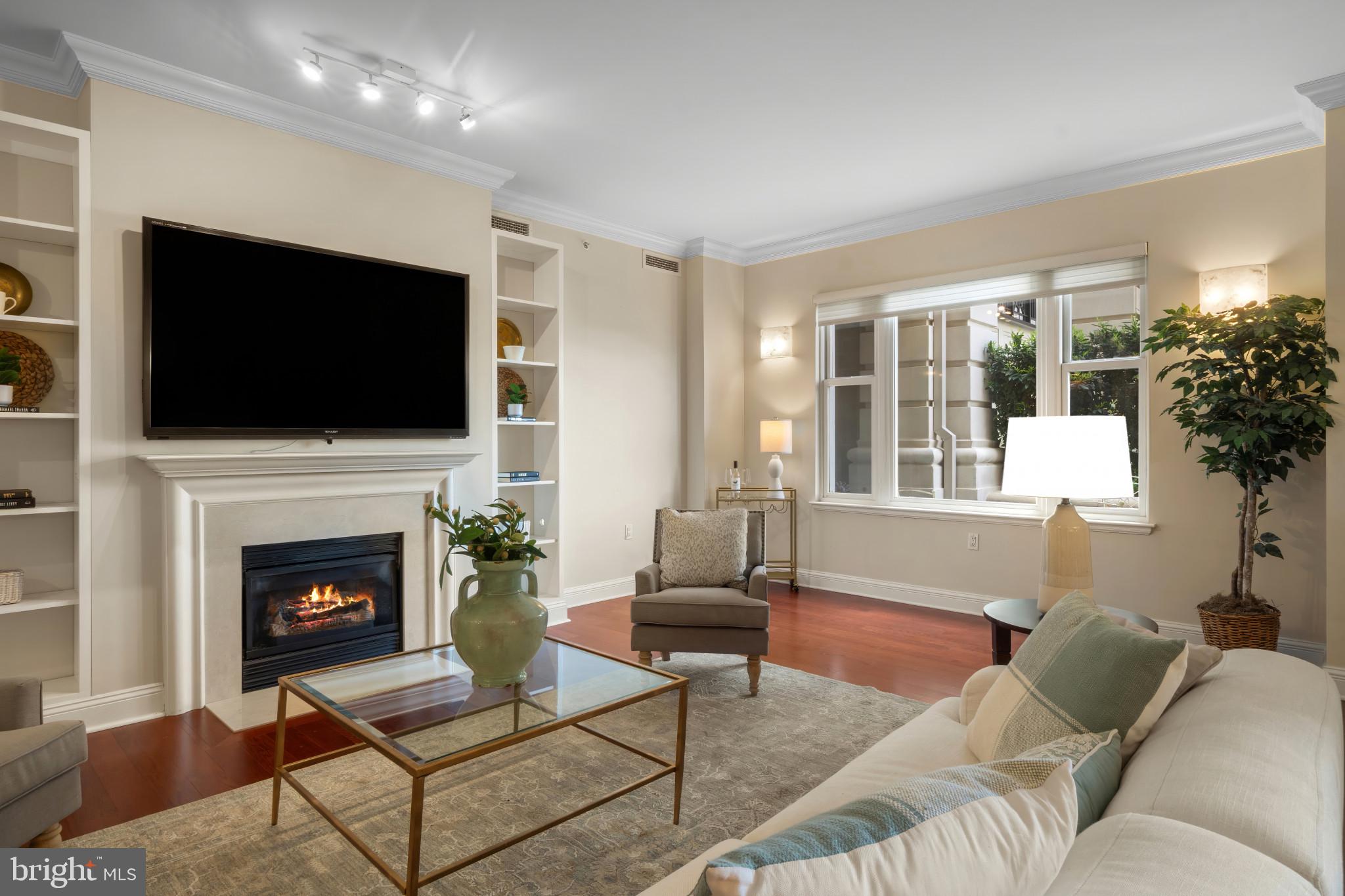 801 Key Highway, Unit 130 Baltimore, MD 21230 - Photo 7 of 52 Living Room