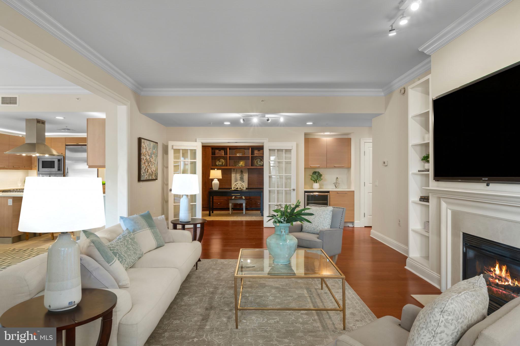 801 Key Highway, Unit 130 Baltimore, MD 21230 - Photo 8 of 52 Living Room