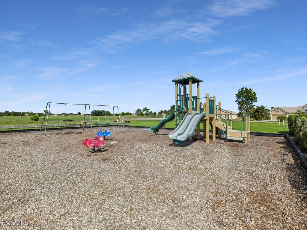 2012 Oxford Ridge Circle Lehigh Acres, FL 33973 - Photo 31 of 40 Gallery Image 31