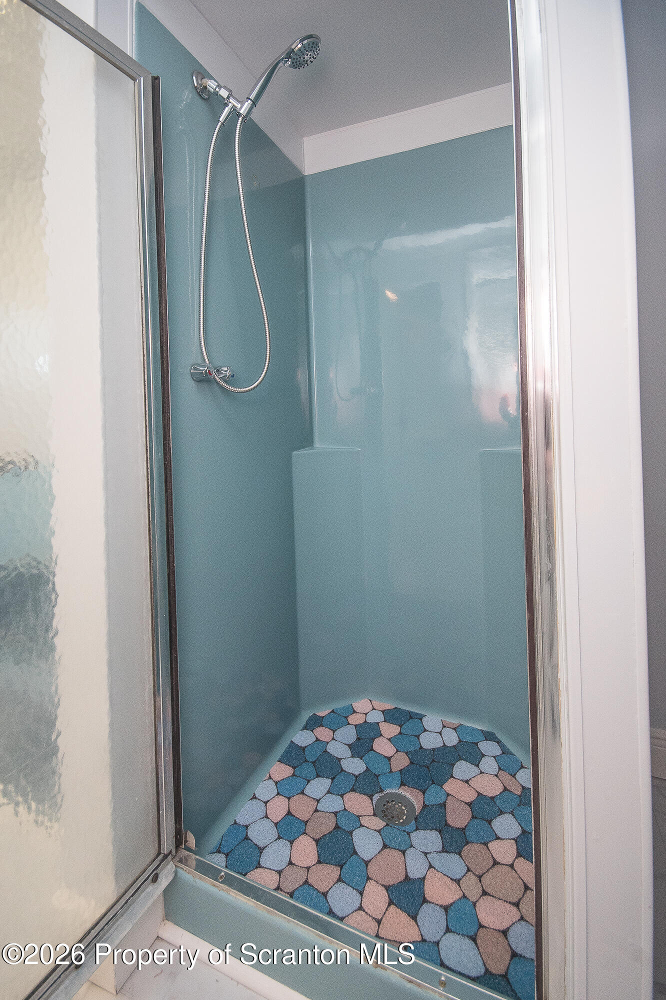 318 Main Street Moosic, PA 18507 - Photo 31 of 45 Full Bathroom